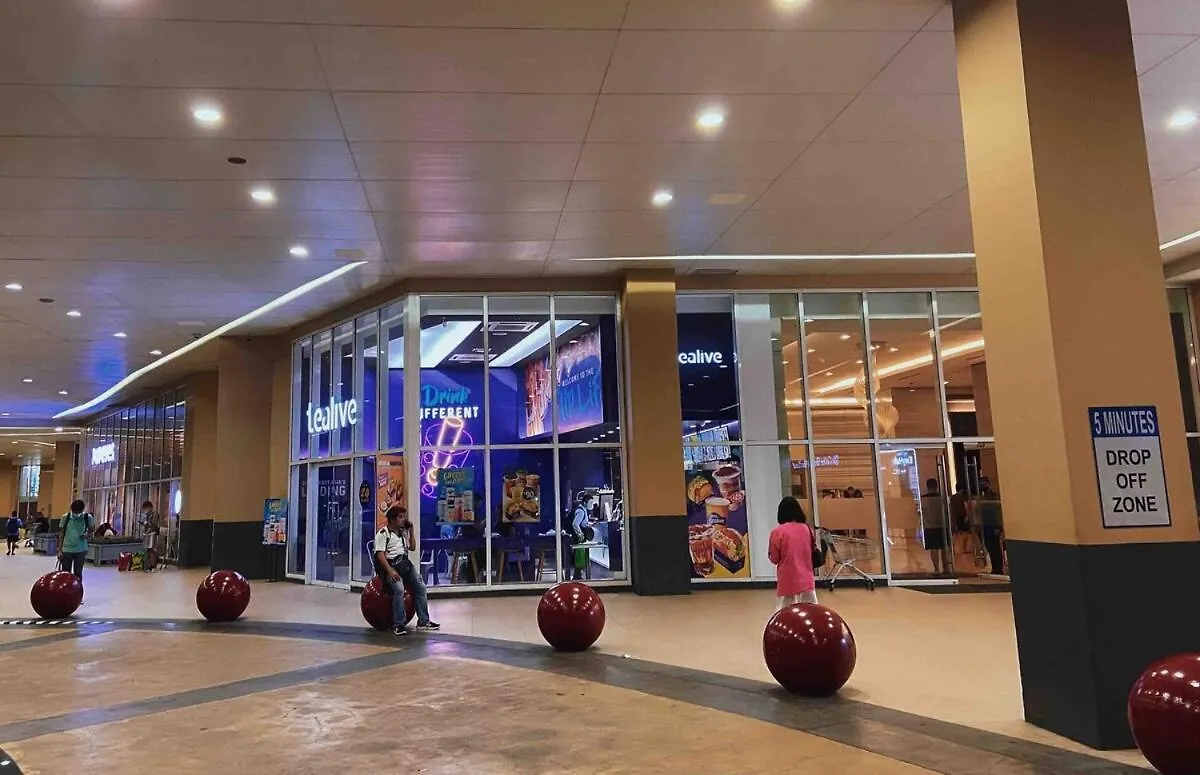 Apartment Family Suites- Self Service Condo Unit In Jazz Residences Makati Manila